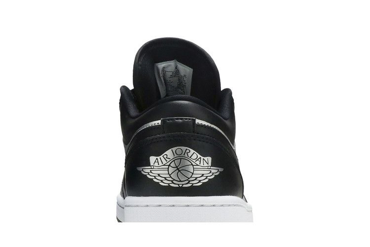 Кроссовки Wmns Air Jordan 1 Low SE 'Silver Toe'