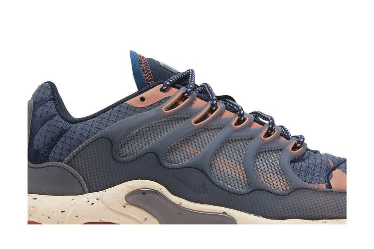 air-max-terrascape-plus-obsidian-madder-root-dn4587-400_01