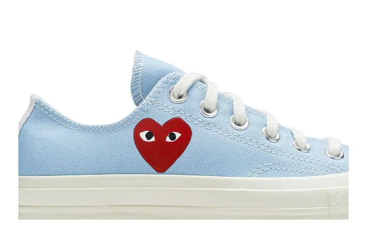 Krossovki-Comme-des-Garcons-PLAY-x-Converse-Chuck-70-Low-Bright-Blue-1