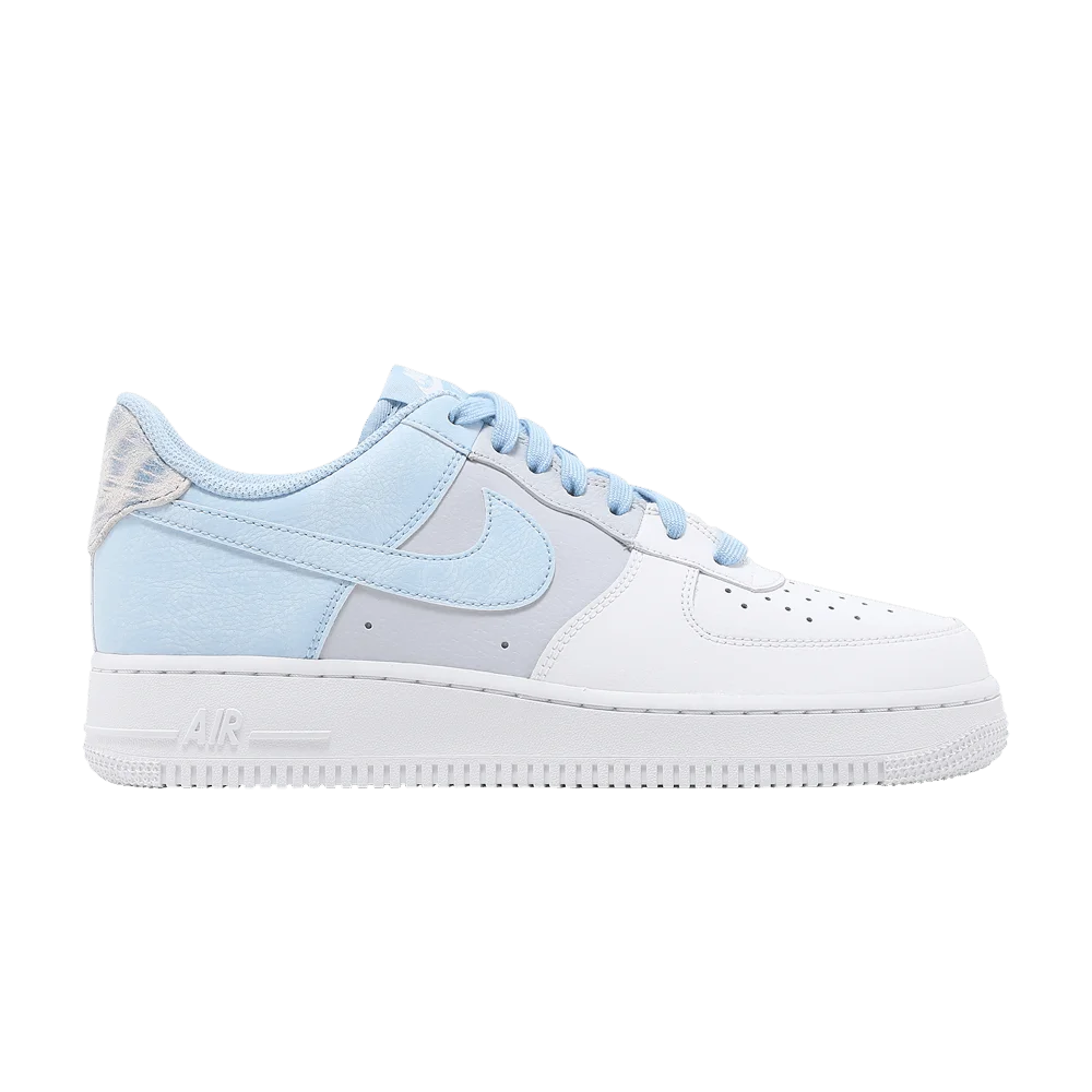Krossovki-Nike-Air-Force-1-07-LV8-Psychic-Blue