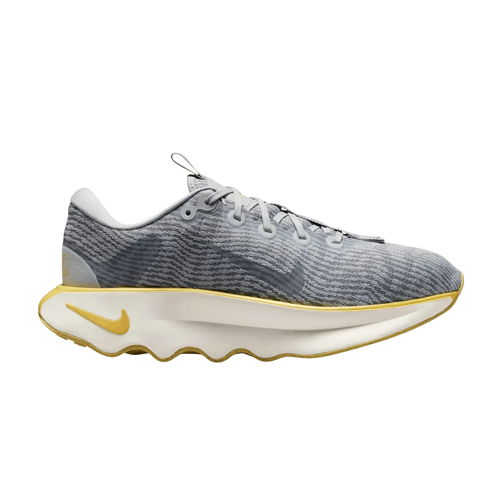 Krossovki-Nike-Motiva-Light-Smoke-Grey-Saturn-Gold