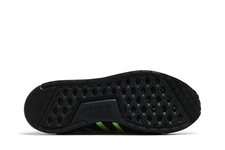 Krossovki-adidas-NMD_V3-Solar-Green-Carbon-3