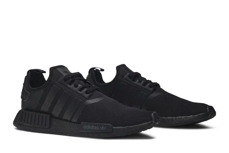 Krossovki-adidas-NMD_R1-Triple-Black-7