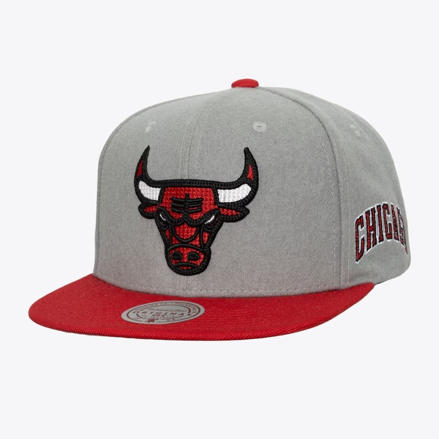 Бейсболка Mitchell & Ness Gray Red Chicago Bulls Melt Stitch Snapback Hat