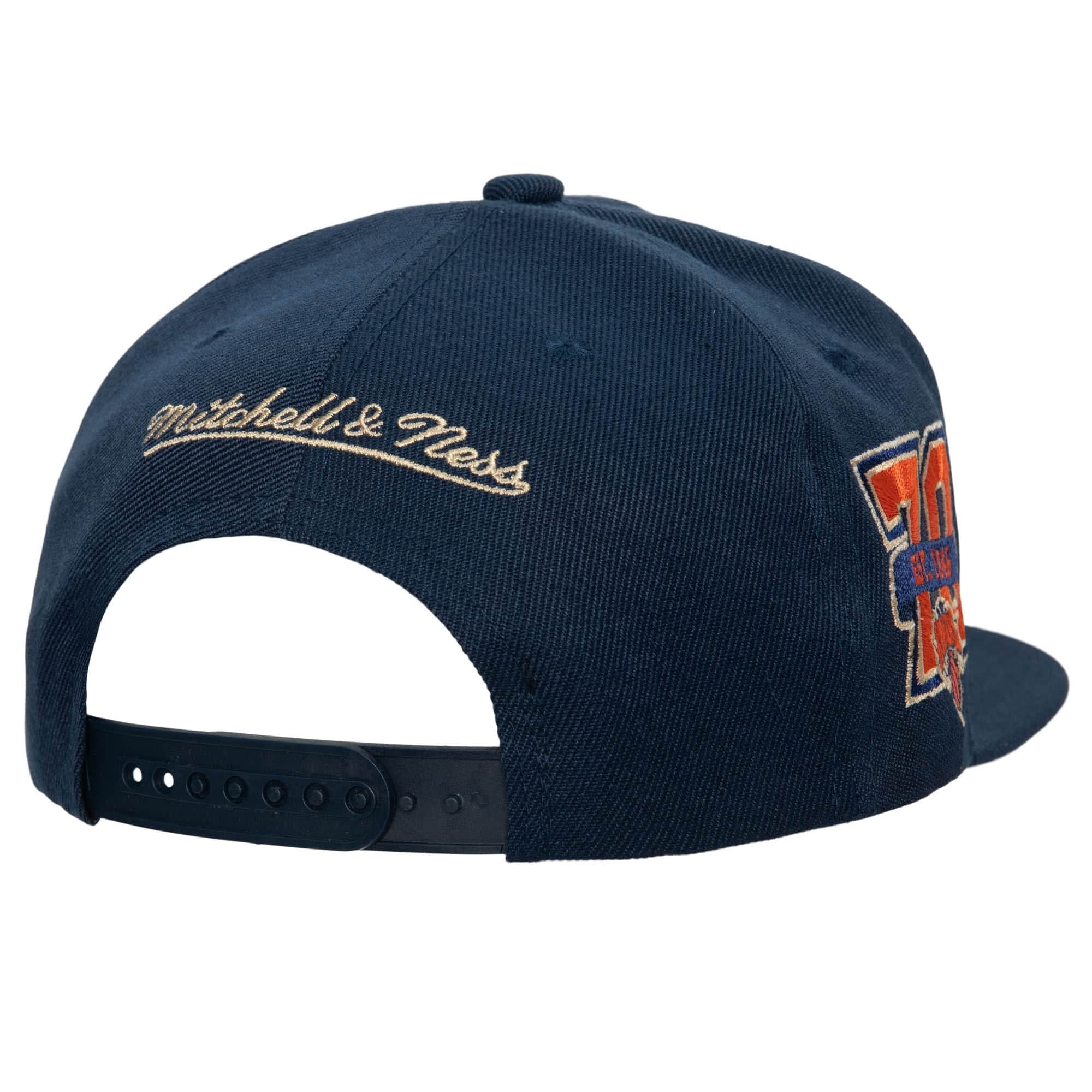 Mitchell-Ness-With-Love-Snapback-HWC-New-York-Knicks-1