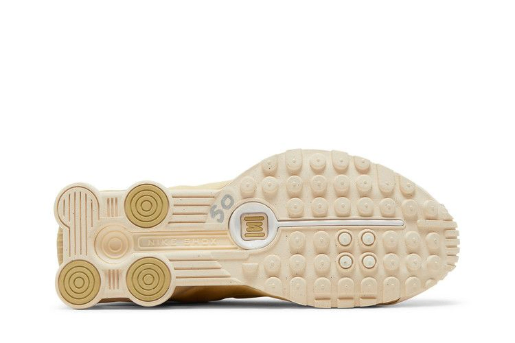 Кроссовки Nike Wmns Shox R4 'Guava Gold'