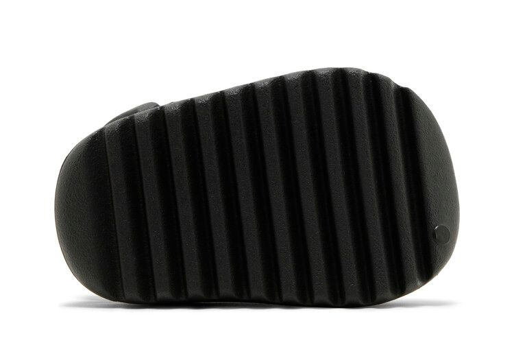 yeezy-slides-infants-dark-onyx-id5106_03