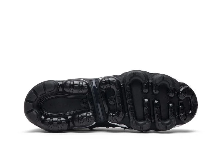 Кроссовки Nike Air VaporMax Plus 'Overbranding'