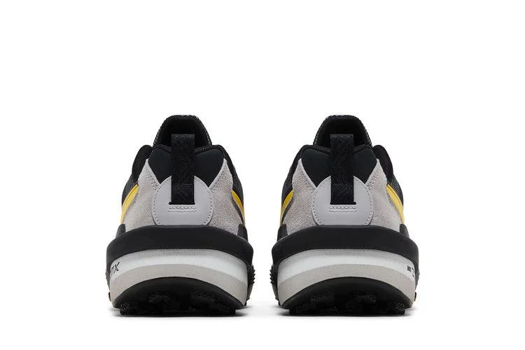 Кроссовки sacai x Nike Zegamadome 'Matte Silver Tour Yellow'