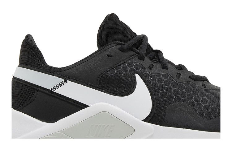 wmns-legend-essential-2-black-white-cq9545-001_01