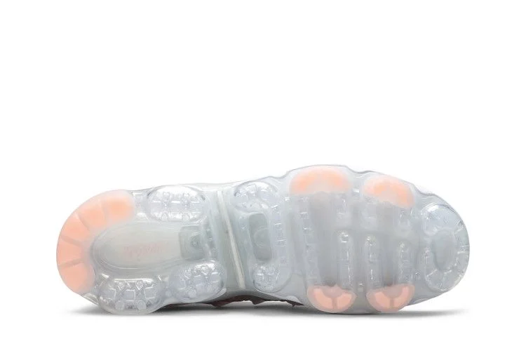 Кроссовки Nike Wmns Air VaporMax Plus 'Bleached Coral'