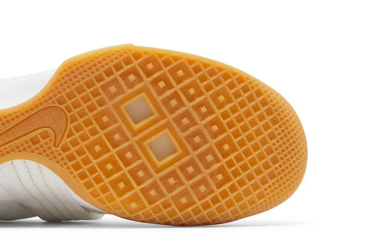 Krossovki-Nike-LeBron-Soldier-10-SFG-White-Gum-4