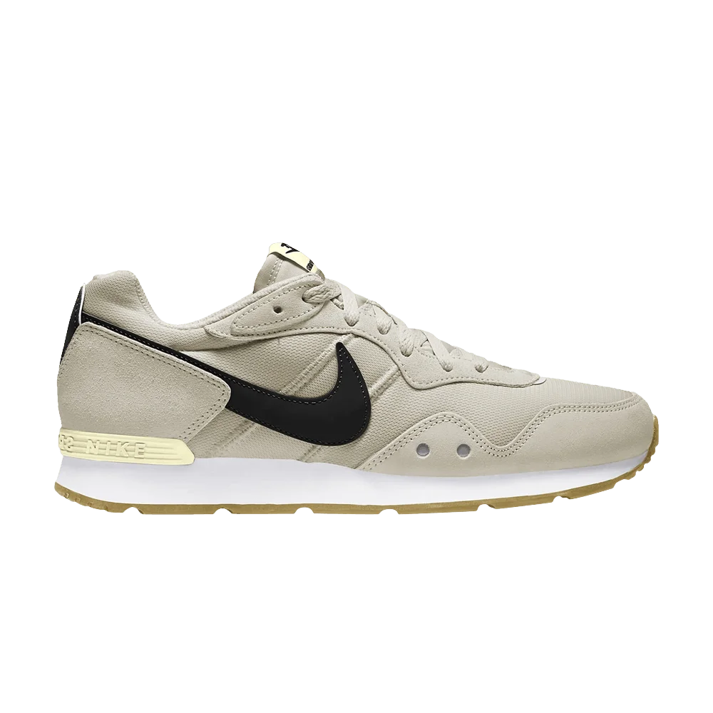 Krossovki-Nike-Venture-Runner-Light-Bone