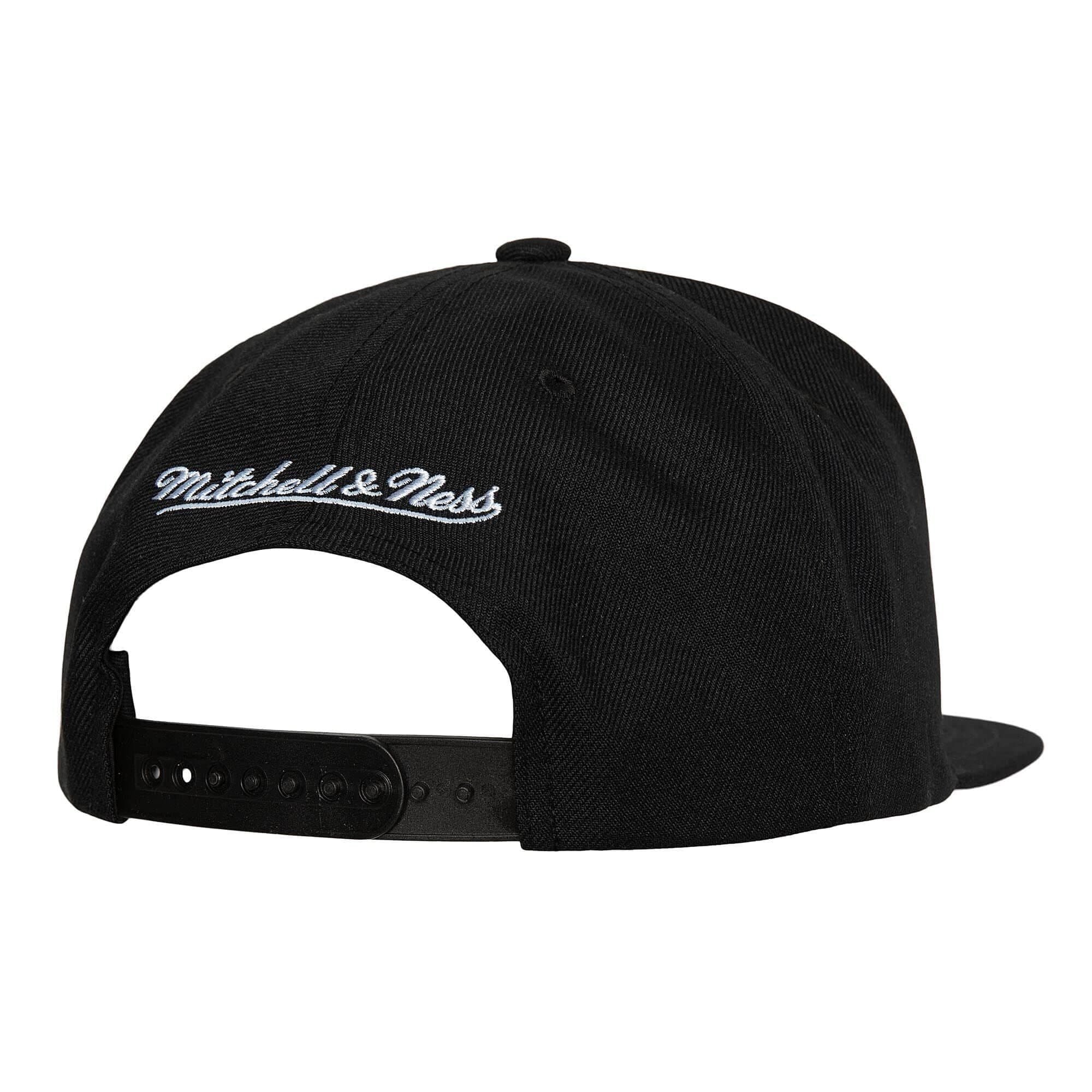 Mitchell-Ness-Embroidery-Glitch-Snapback-Brooklyn-Nets-Hat-1