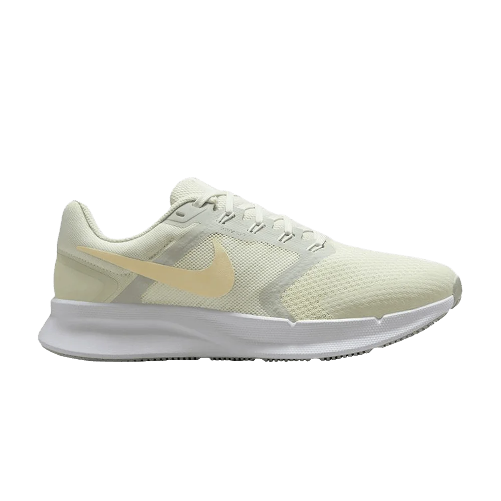 Krossovki-Nike-Wmns-Run-Swift-3-White-Yellow