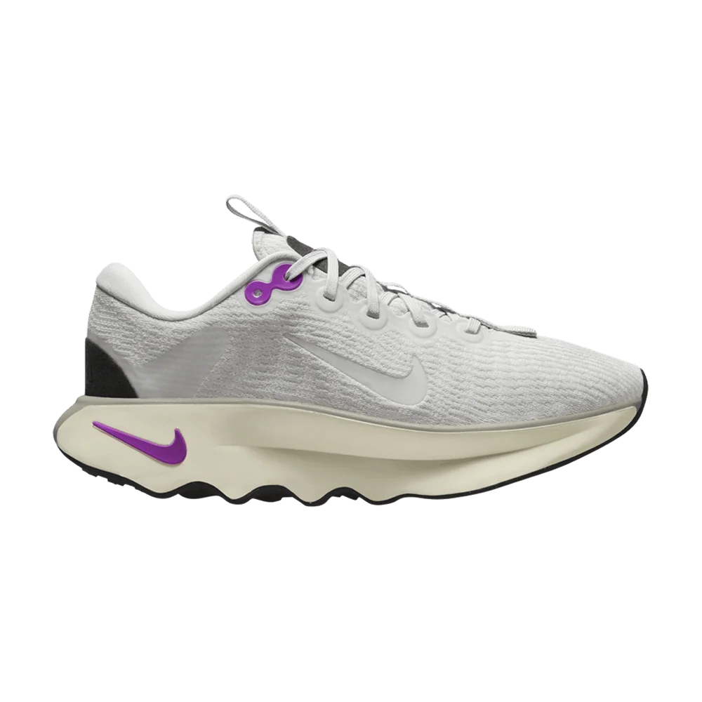 Кроссовки Nike Wmns Motiva 'Photon Dust Hyper Violet'