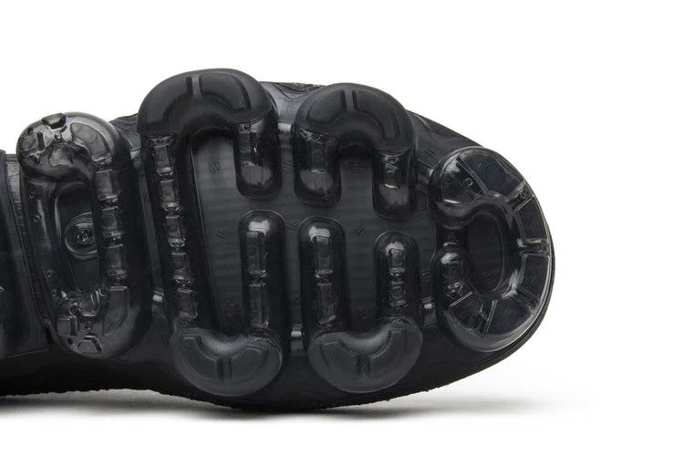 Krossovki-Nike-Wmns-Air-VaporMax-Triple-Black-4