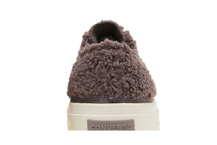 wmns-chuck-taylor-all-star-platform-low-cozy-sherpa-violet-ore-572201c_06