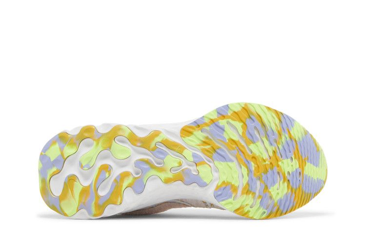wmns-react-infinity-run-flyknit-3-premium-light-soft-pink-marble-do9477-600_03