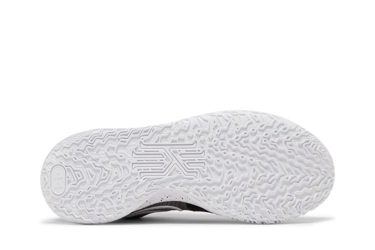 Кроссовки Nike Kyrie Low 4 TB 'Black White'
