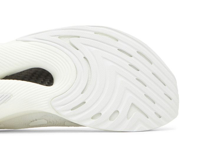 Кроссовки District Vision x New Balance FuelCell RC Elite v2 'White'