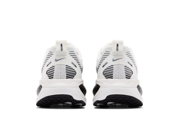 Кроссовки Nike Vomero 18 'Summit White Black Silver'