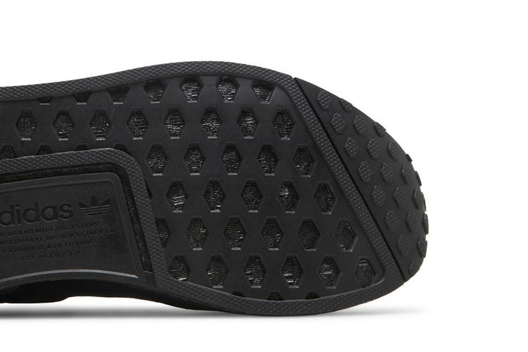 nmd_r1-v2-black-grey-hp9743_04