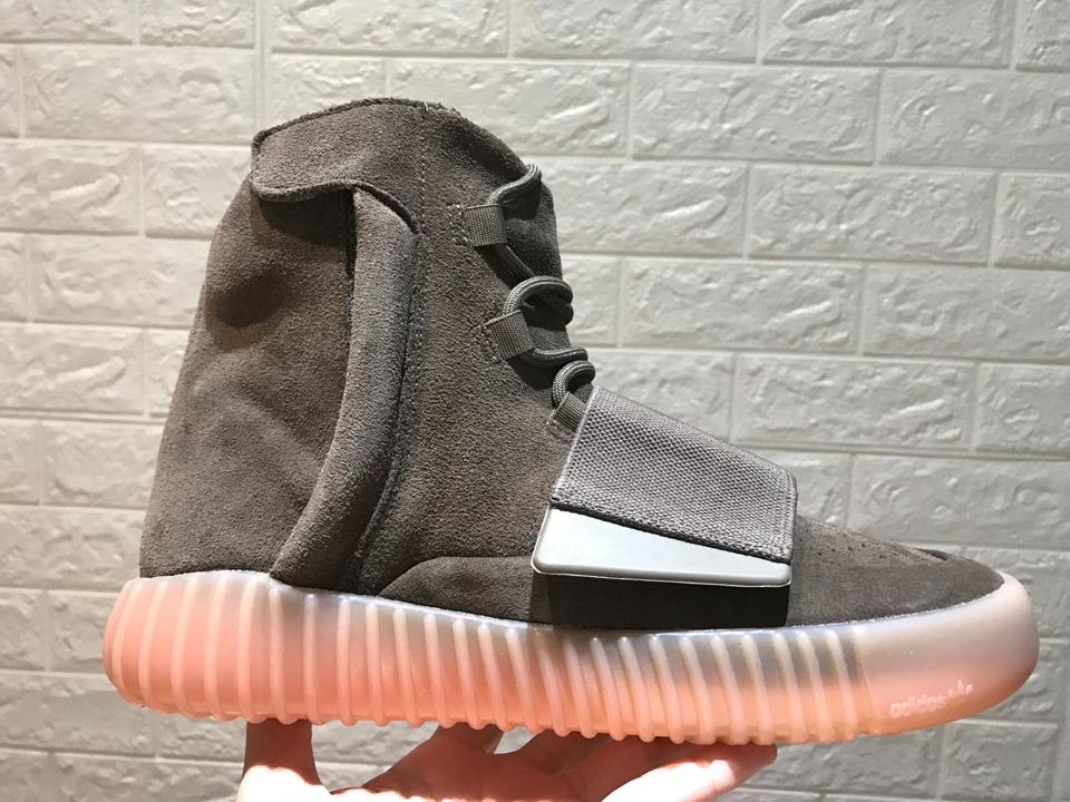 Кроссовки adidas Yeezy Boost 750 Light Brown Gum Chocolate