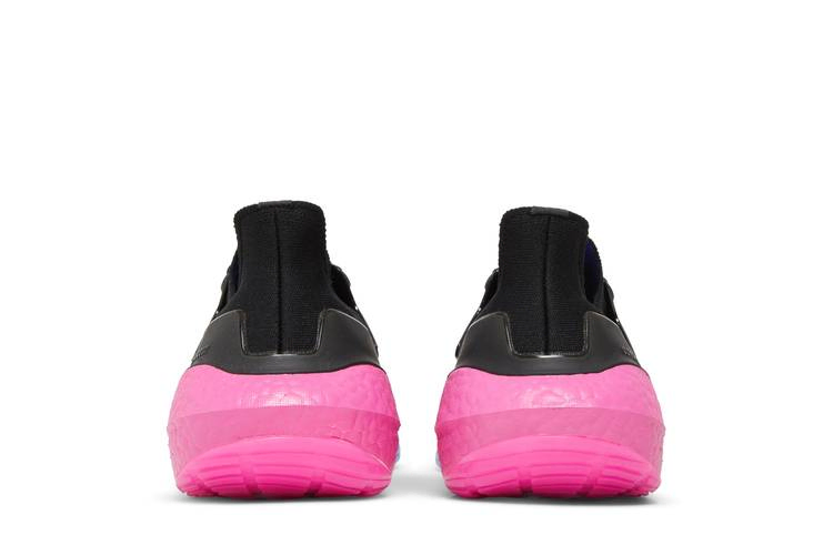 ultraboost-22-black-lucid-blue-gradient-hq8593_05
