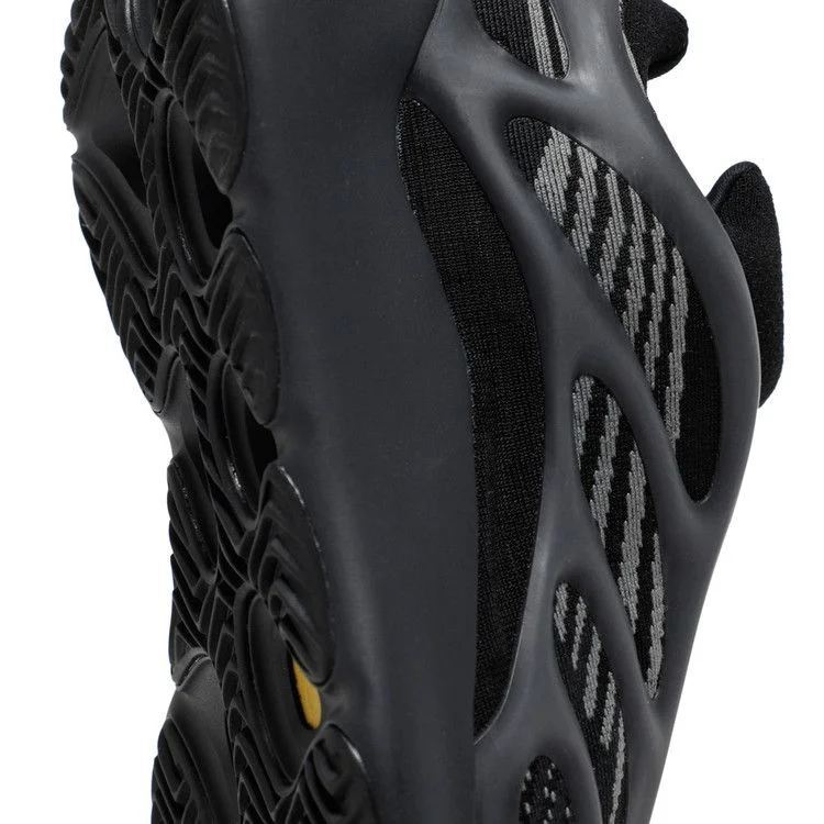 Krossovki-adidas-Yeezy-700-V3-Alvah-9