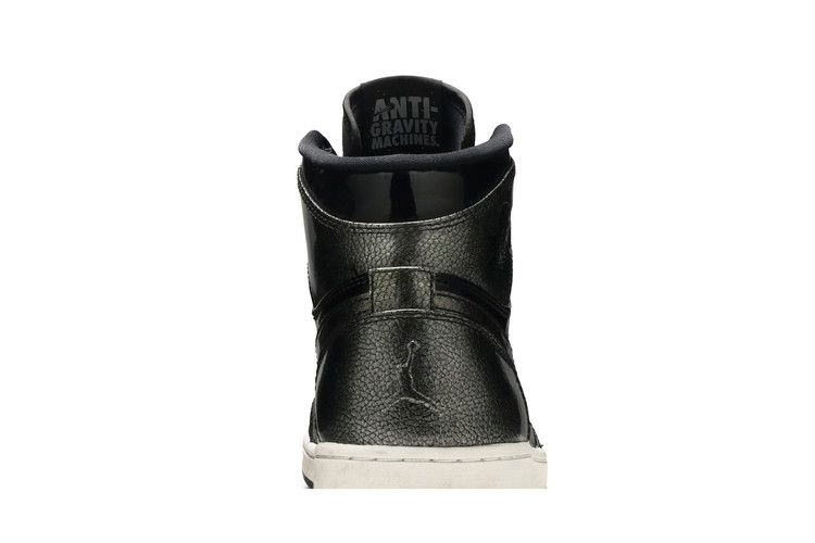 Кроссовки Air Jordan 1 Retro High 'Black Patent'