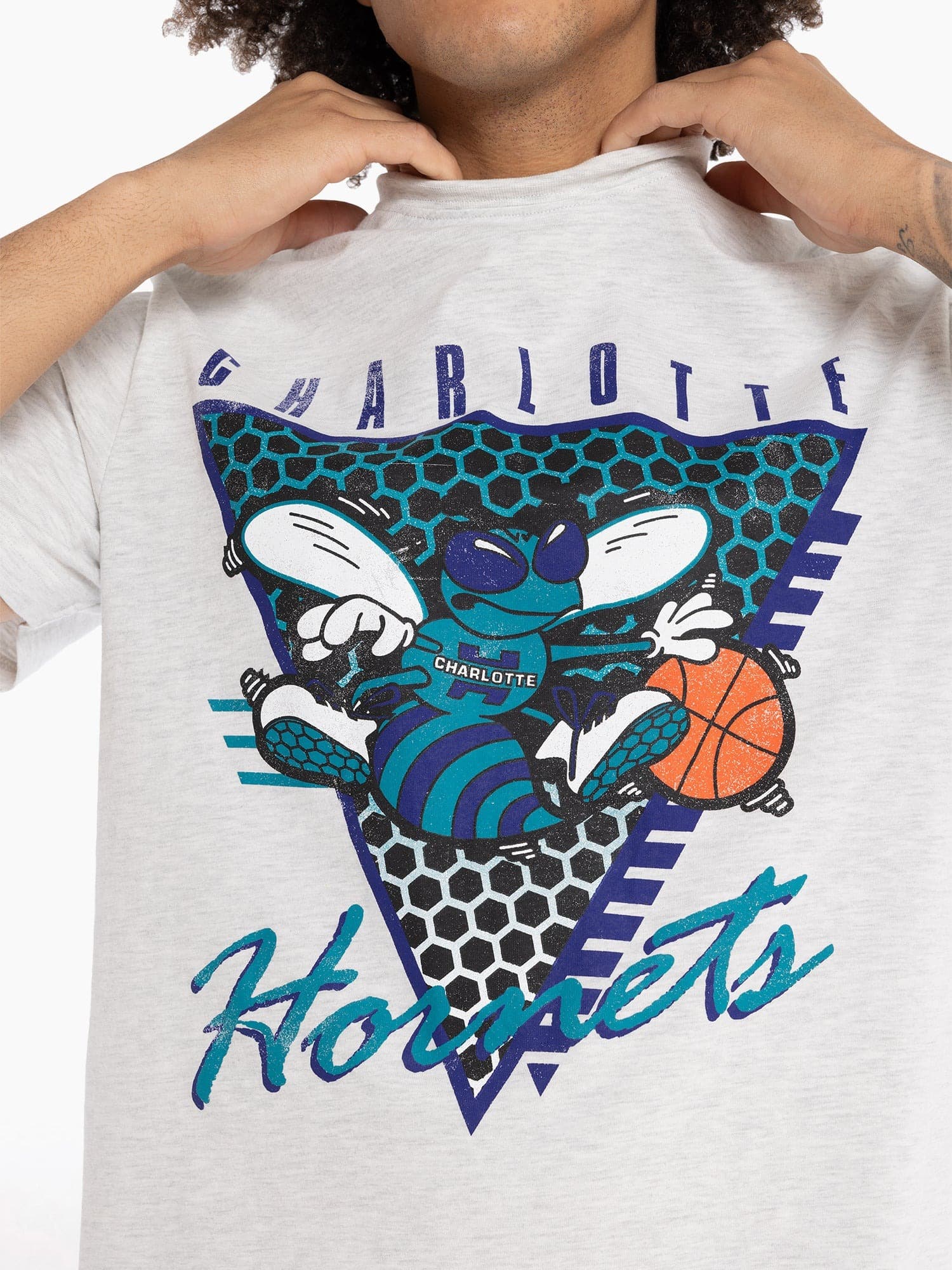 Mitchell-Ness-Charlotte-Hornets-Tri-Logo-Vintage-T-Shirt-2