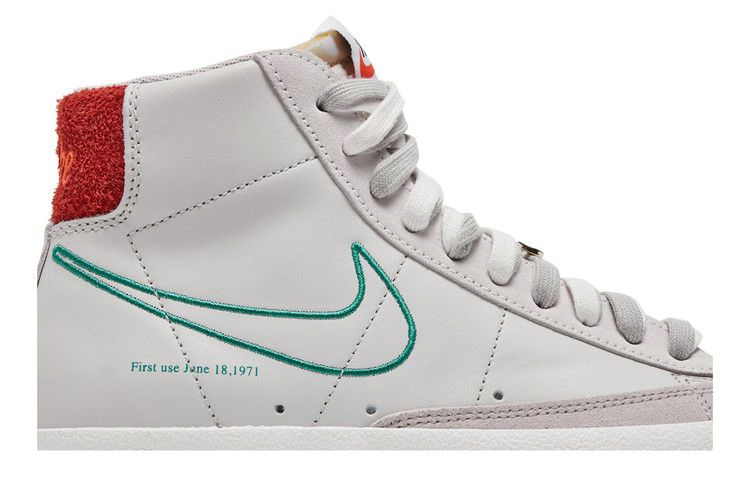 Кроссовки Nike Wmns Blazer Mid '77 SE 'First Use - Green Noise'