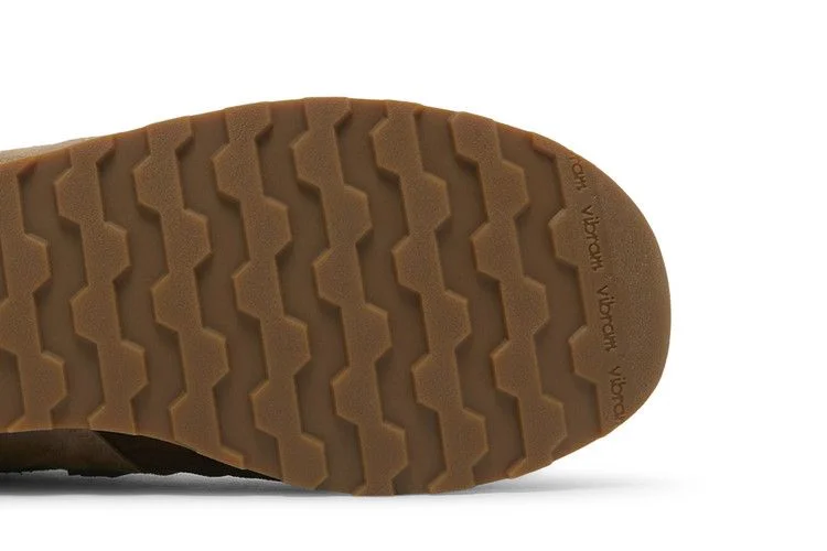 Krossovki-New-Balance-670-Made-in-England-Chinese-New-Year-4