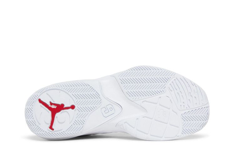 jordan-max-aura-3-white-university-red-cz4167-105_03
