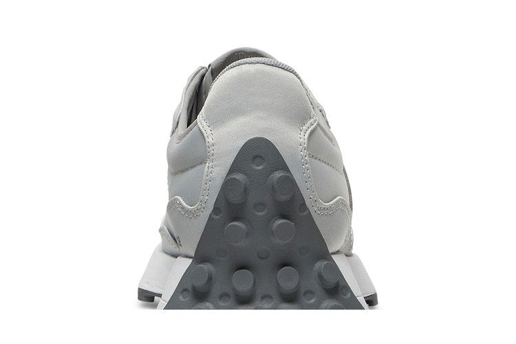 Кроссовки New Balance Wmns 327 'Light Aluminum Gunmetal'