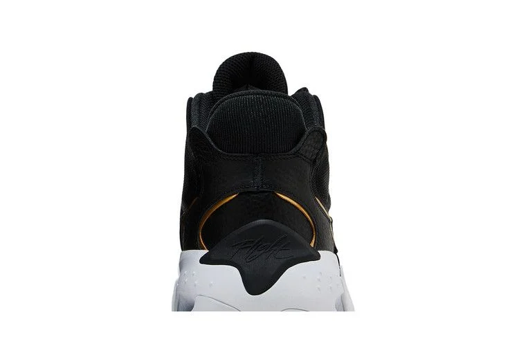 Кроссовки Air Jordan Max Aura 4 'Black Metallic Gold'