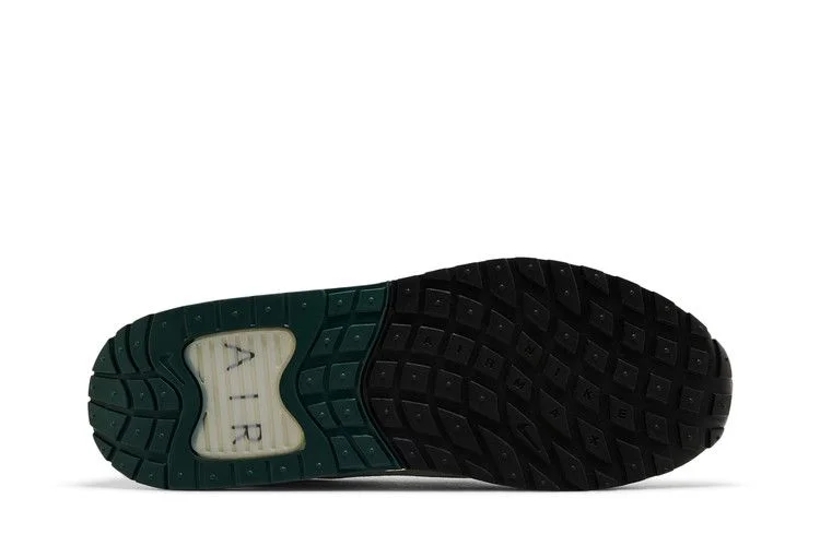 Krossovki-Nike-Air-Max-Solo-NCAA-Pack-Michigan-State-3
