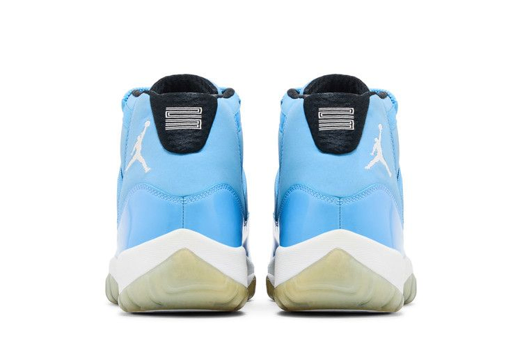 air-jordan-11-retro-pantone-689479-405_05