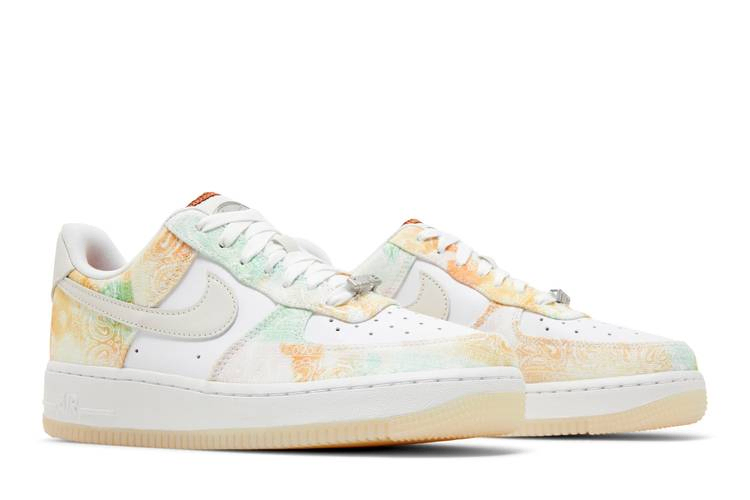 wmns-air-force-1-07-lx-pastel-paisley-fj7739-101_07
