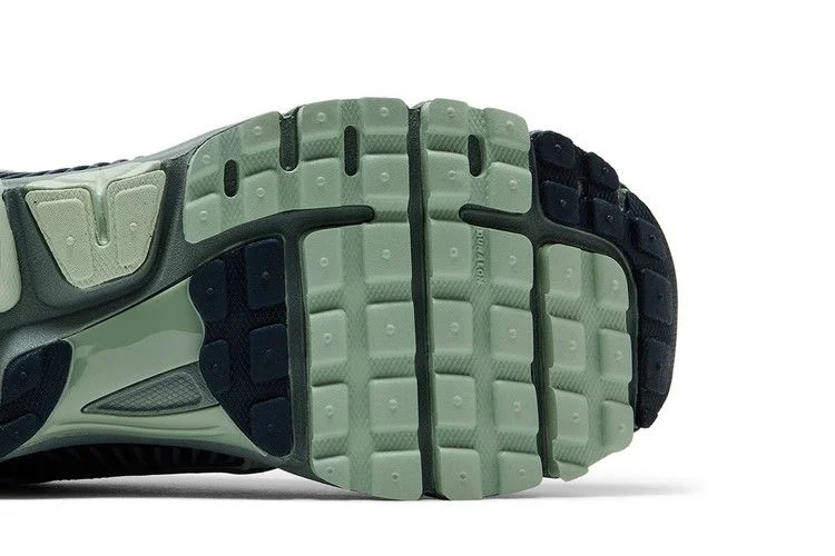 Кроссовки Nike Air Zoom Vomero 5 'Seafoam Clay Green'