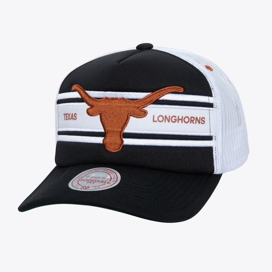 Бейсболка Mitchell & Ness Black Texas Longhorns Sideline Trucker Snapback Hat