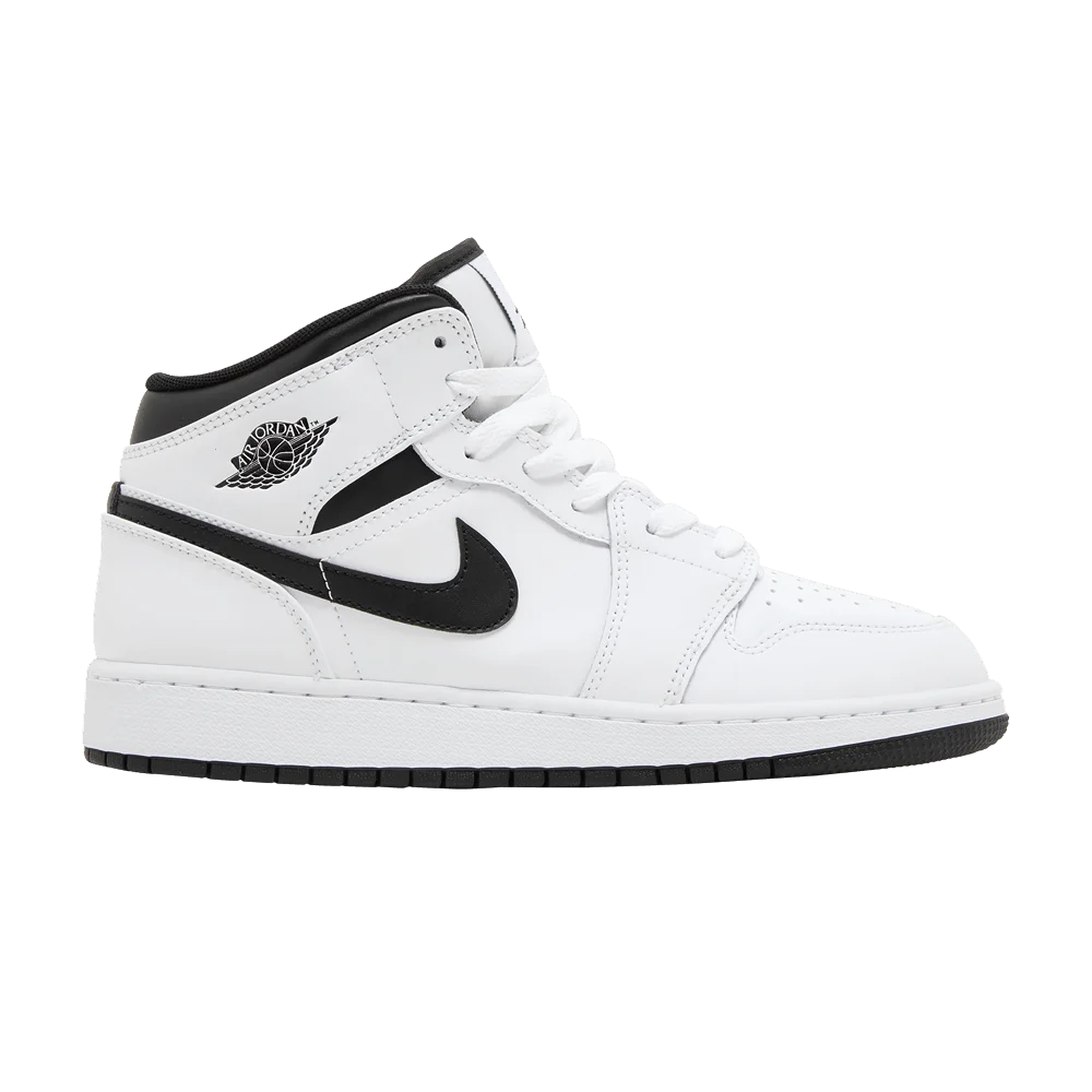 Krossovki-Air-Jordan-1-Mid-GS-White-Black