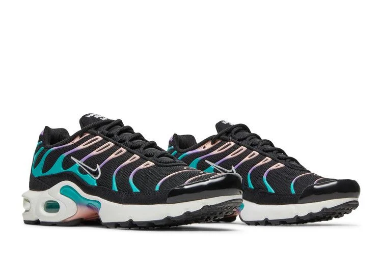 Krossovki-Air-Max-Plus-GS-Have-A-Nike-Day-7