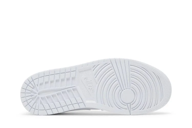 Кроссовки Air Jordan 1 Low 'Triple White' 2022