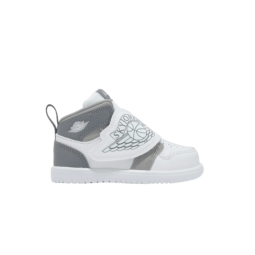 Krossovki-Air-Jordan-Sky-Jordan-1-TD-Medium-Grey