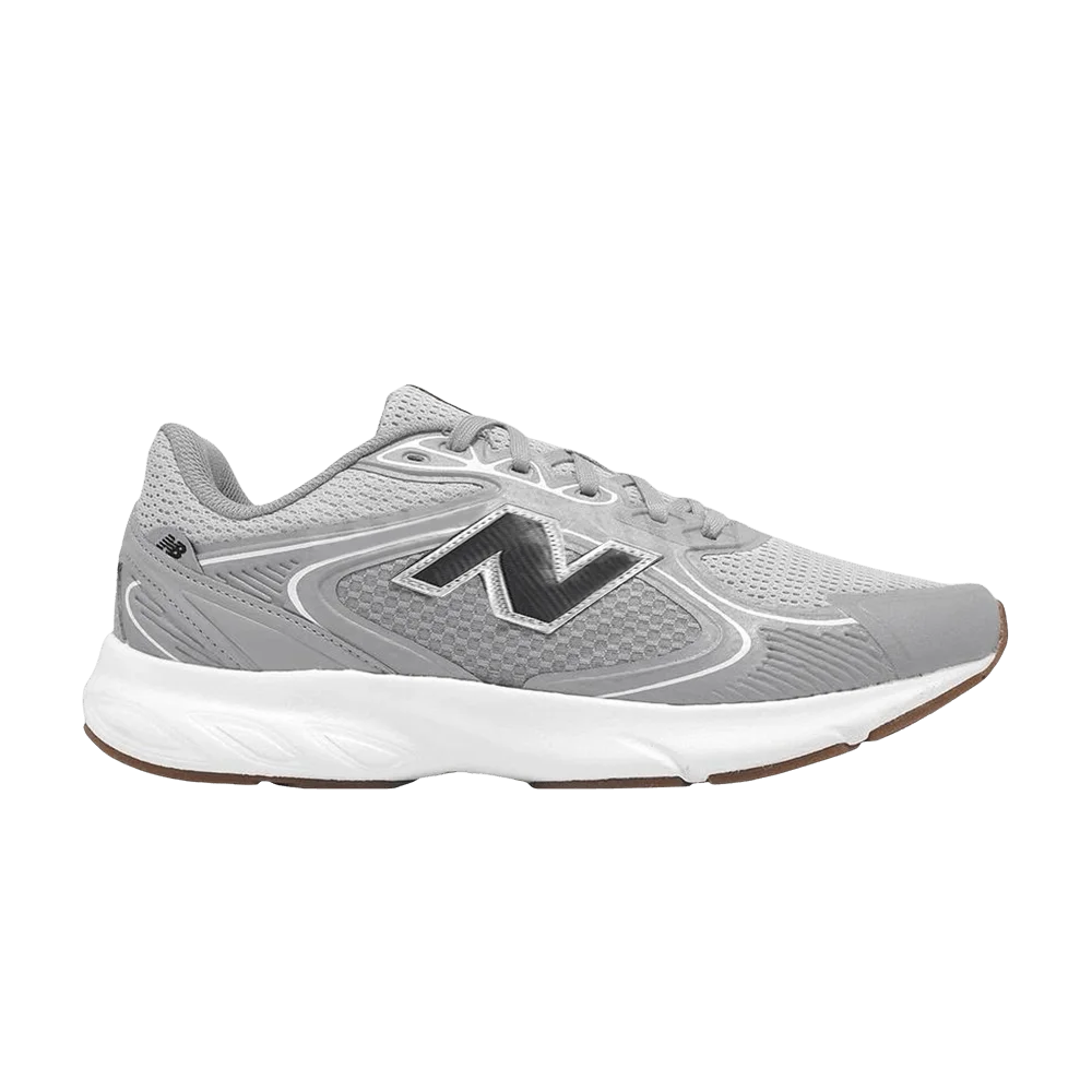 Krossovki-New-Balance-Fresh-Foam-Amaste-2E-Wide-Grey-Black