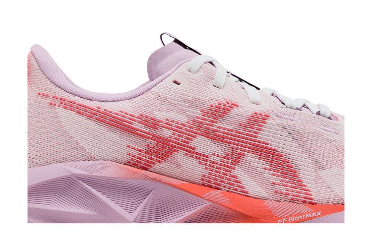 Кроссовки ASICS Wmns Novablast 5 'Coral Reef'