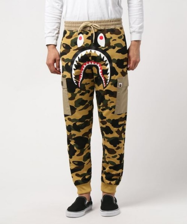 Спортивные штаны BAPE 1st Camo Shark Slim Sweat Cargo Pants Yellow