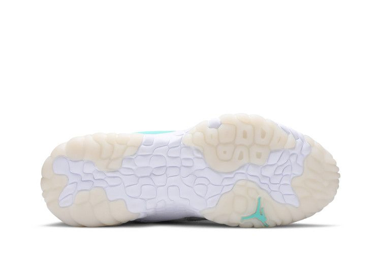 jordan-delta-2-platinum-tint-cv8121-002_03